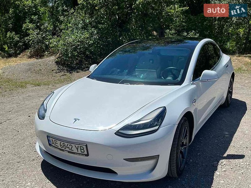 Седан Tesla Model 3 2020 в Днепре