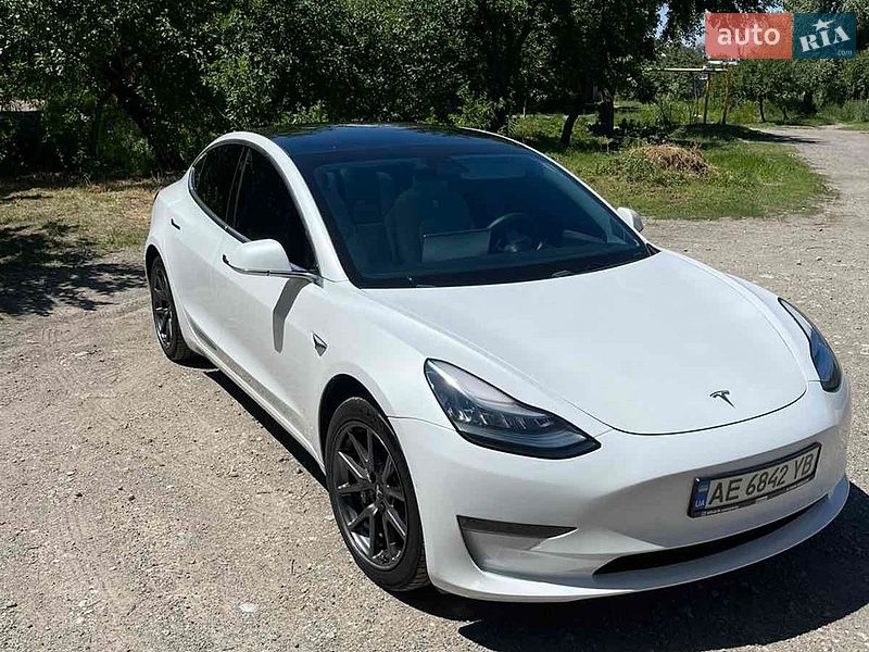 Седан Tesla Model 3 2020 в Днепре