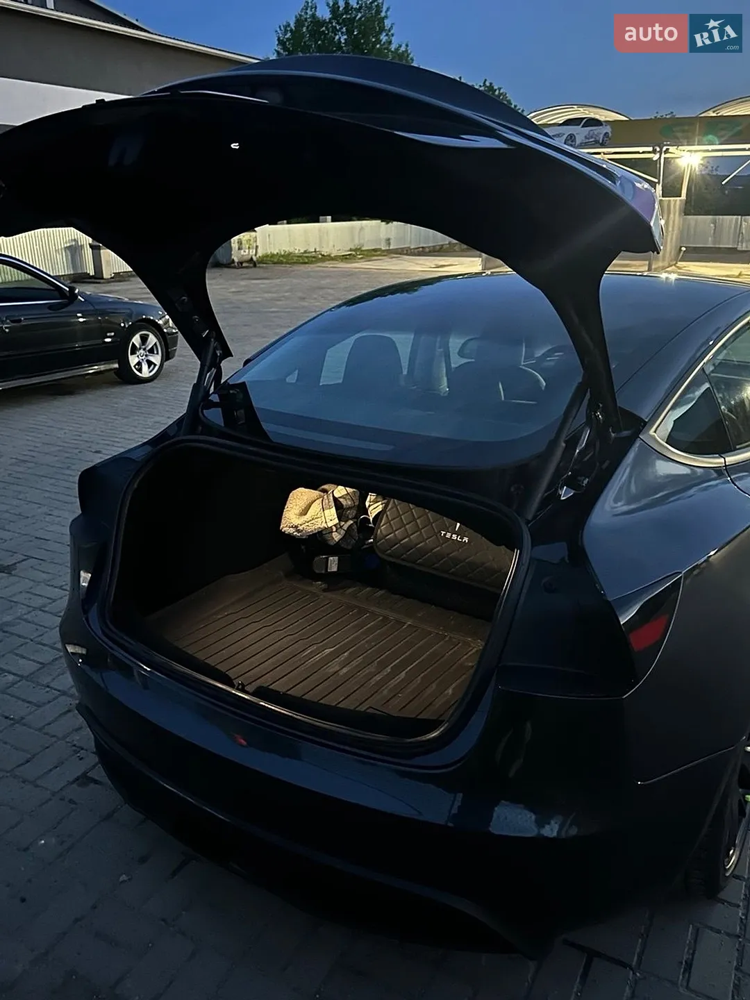 2025 Tesla Model 3 - мініатюра 7