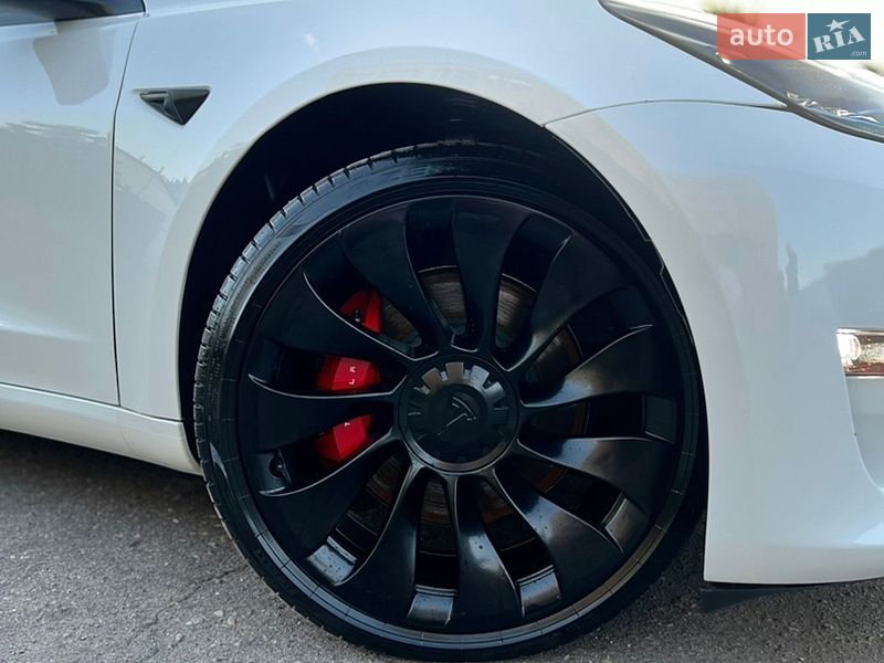 Седан Tesla Model 3 2023 в Харькове