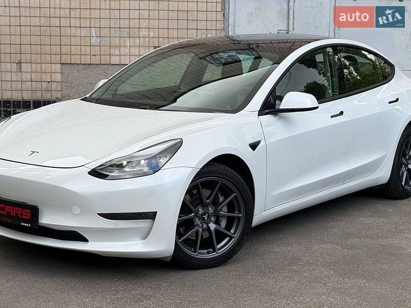 Седан Tesla Model 3 2021 в Одесі