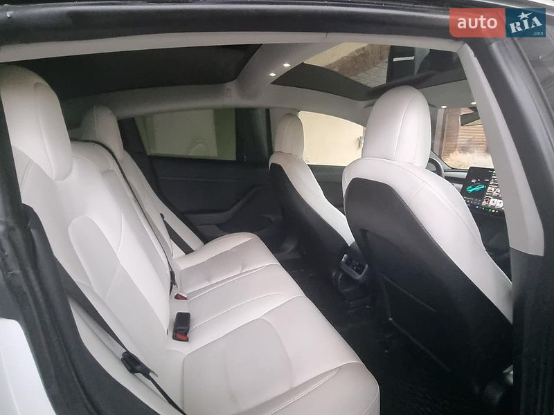 Седан Tesla Model 3 2021 в Кривом Роге