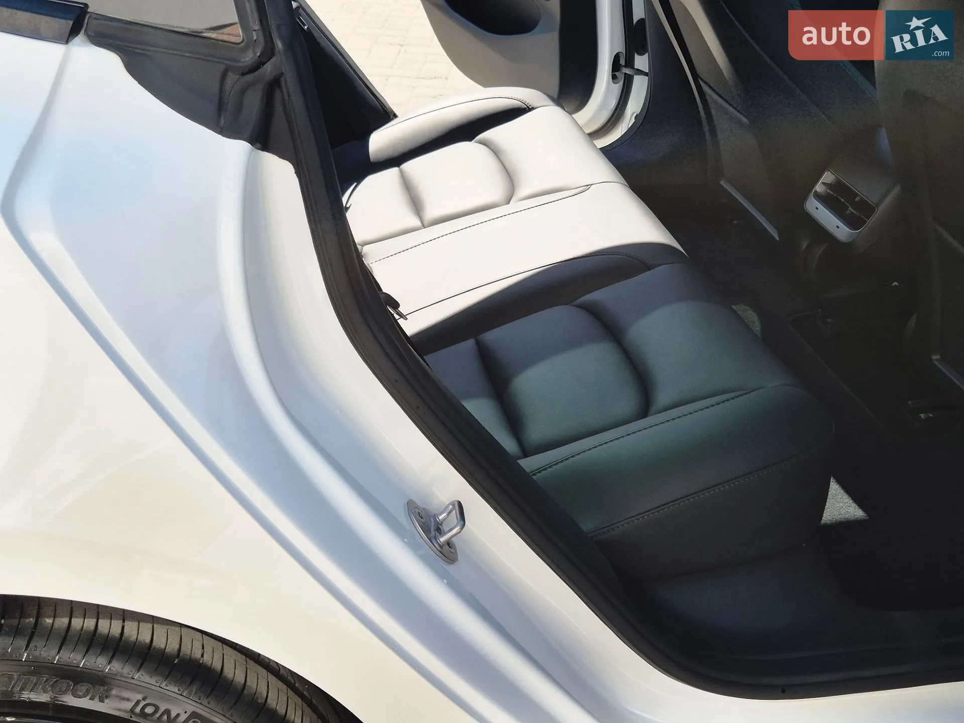 2022 Tesla Model 3 - мініатюра 15