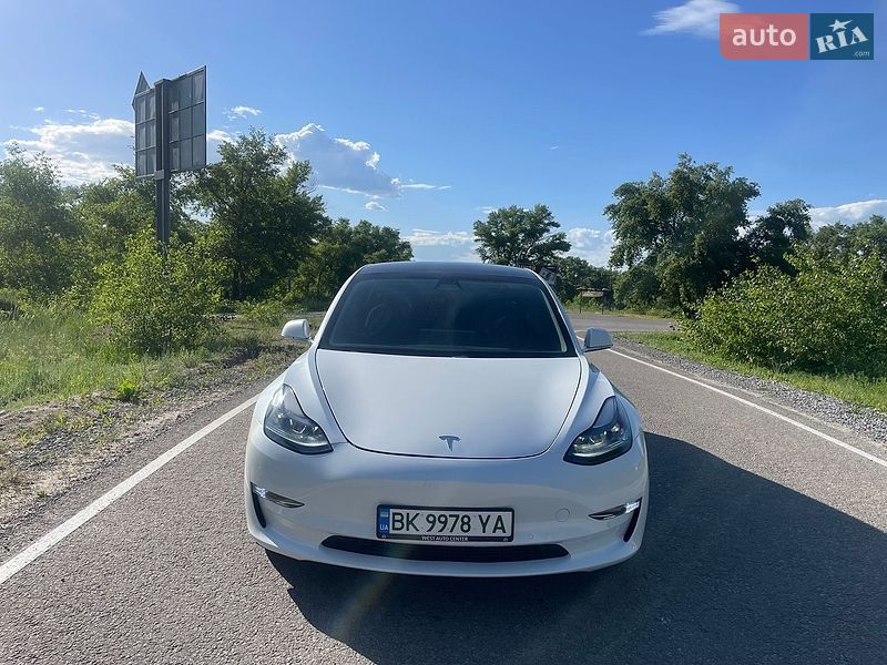 Седан Tesla Model 3 2019 в Каменском