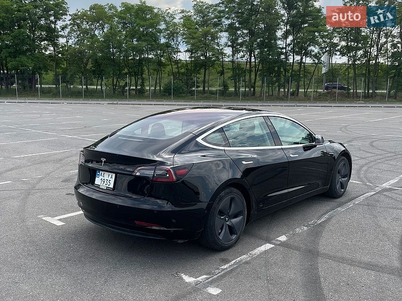 Седан Tesla Model 3 2018 в Подгородном