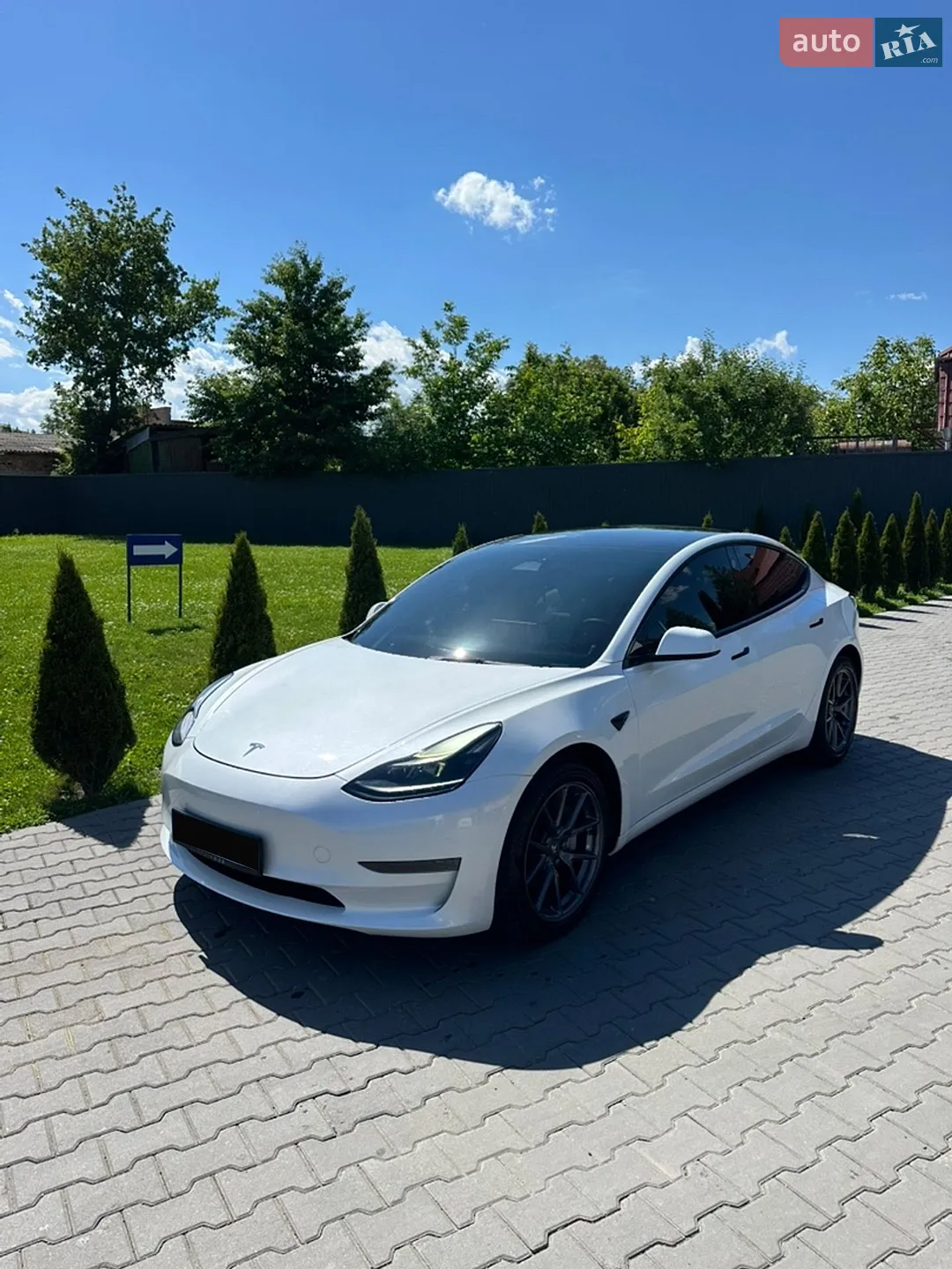 2022 Tesla Model 3 - фото 1