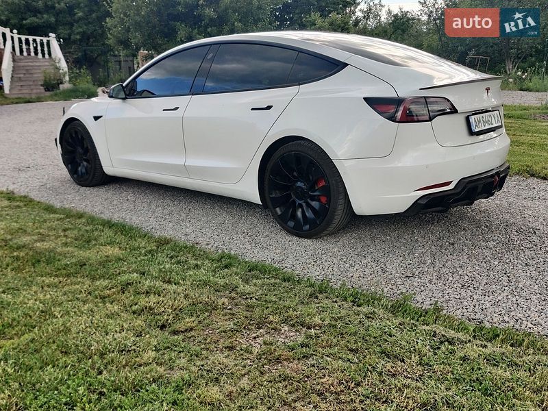Седан Tesla Model 3 2021 в Житомире