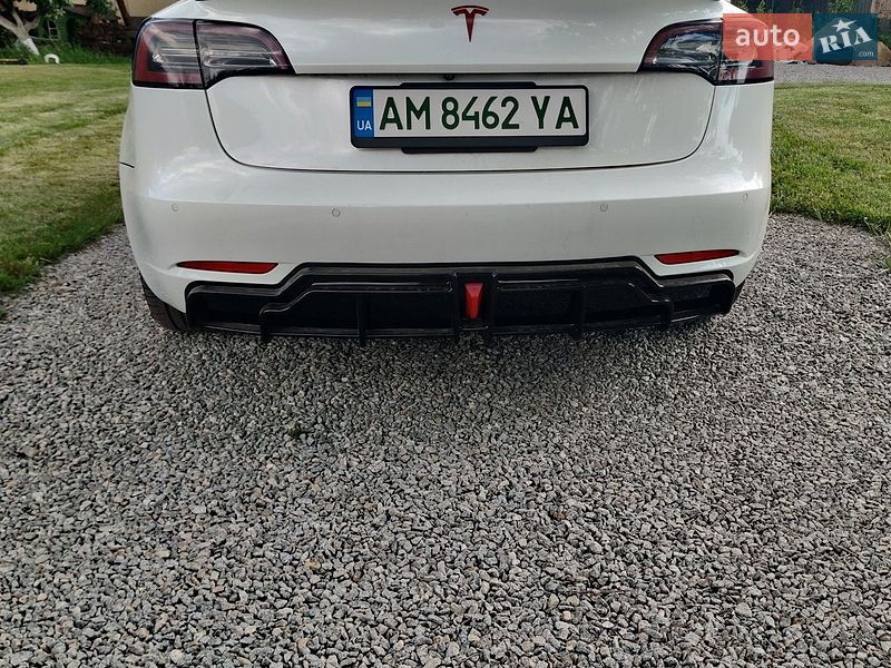 Седан Tesla Model 3 2021 в Житомире