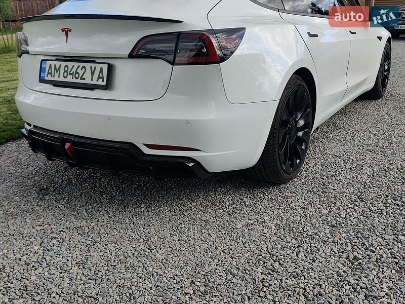 Седан Tesla Model 3 2021 в Житомире