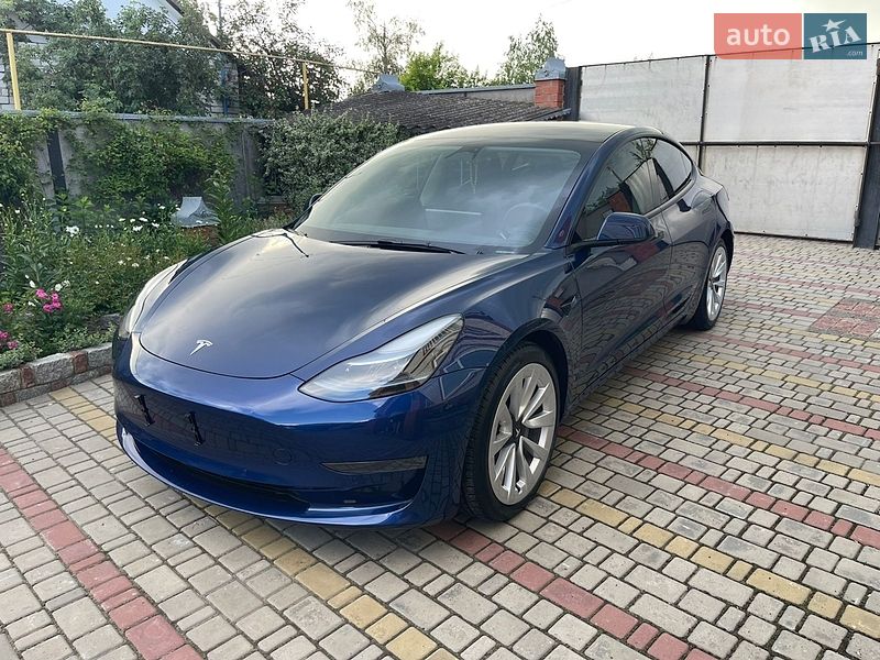 Tesla Model 3 2022