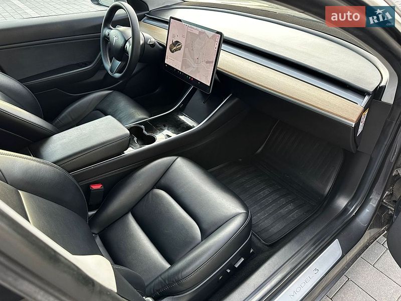 Седан Tesla Model 3 2019 в Киеве фото 37 Седан Tesla Model 3 2019 в Киеве