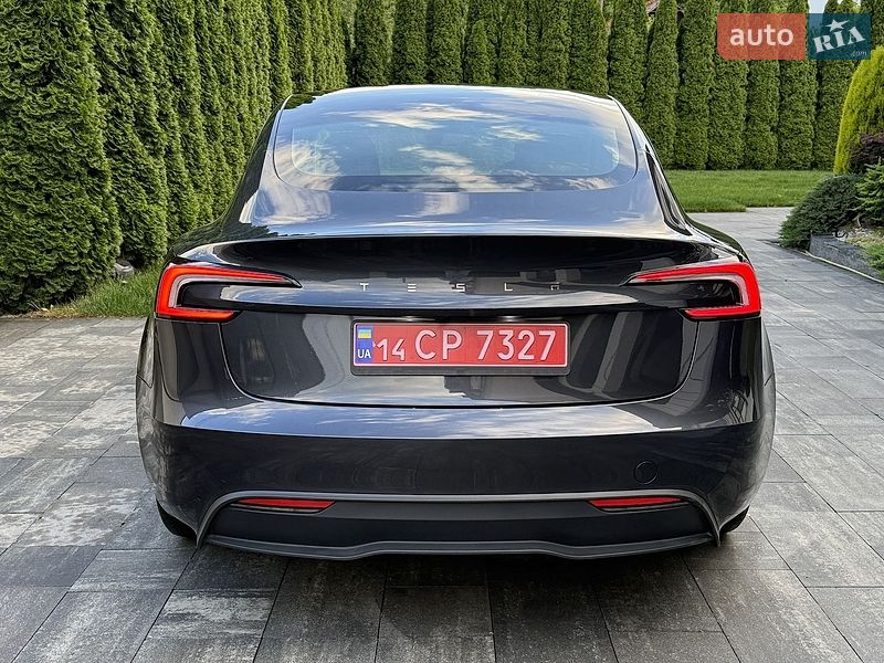 Седан Tesla Model 3 2025 в Коломиї