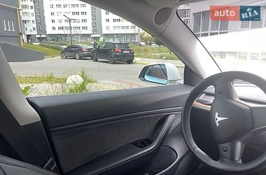 Седан Tesla Model 3 2019 в Львове