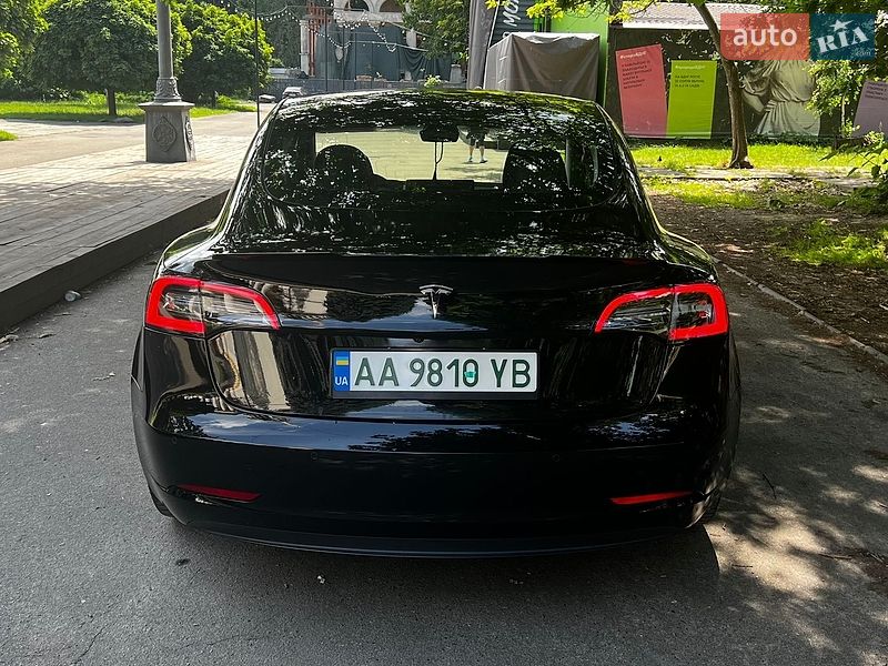Седан Tesla Model 3 2020 в Киеве