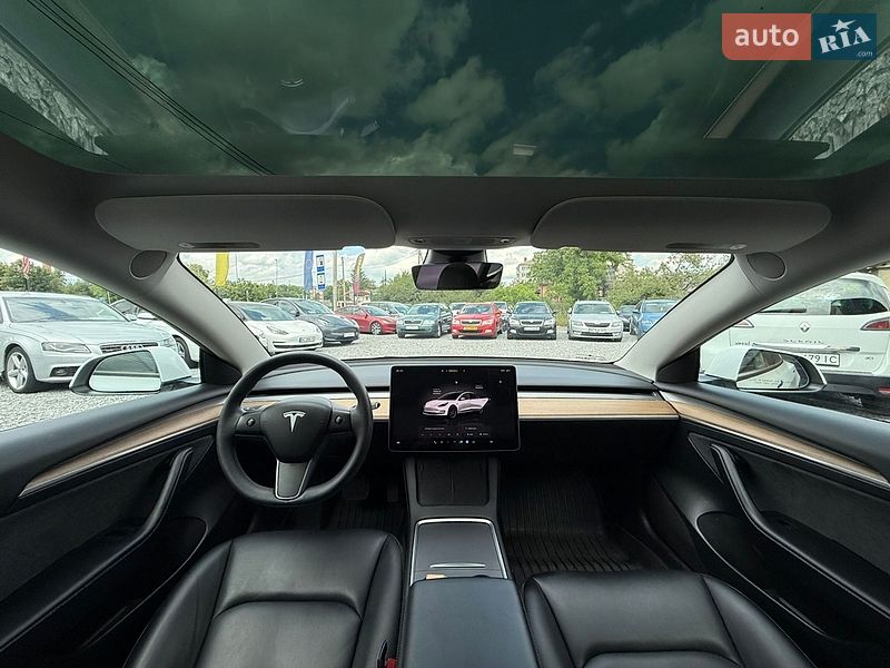 Седан Tesla Model 3 2023 в Стрые