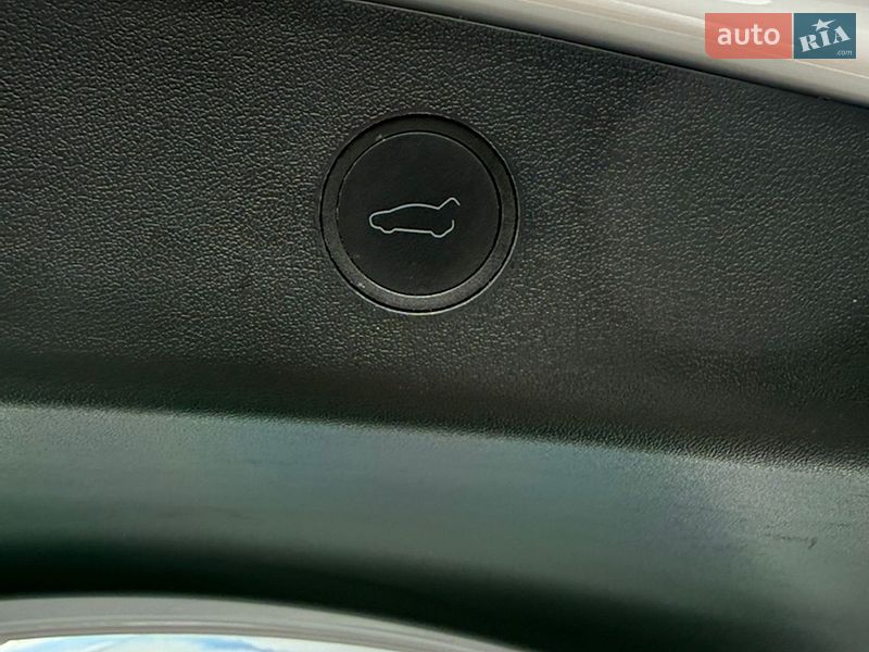Седан Tesla Model 3 2023 в Стрые