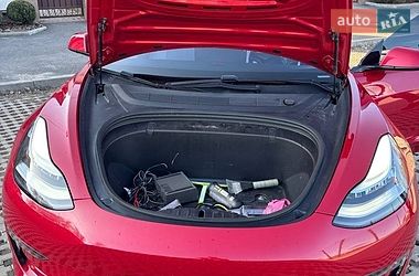Седан Tesla Model 3 2020 в Виннице
