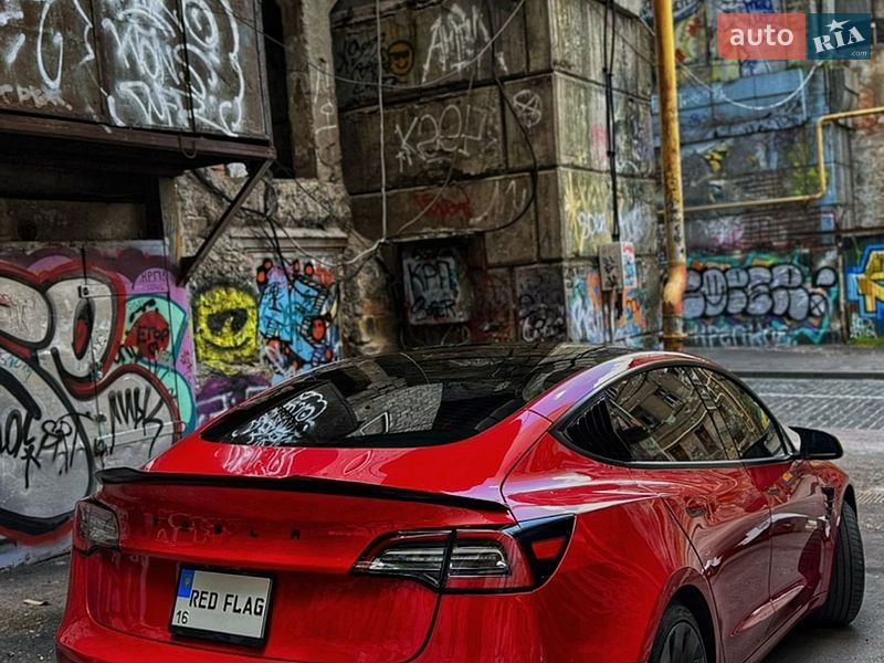 Седан Tesla Model 3 2022 в Одесі