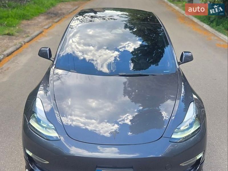 Седан Tesla Model 3 2022 в Киеве