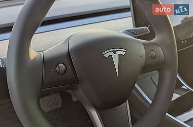 Седан Tesla Model 3 2020 в Киеве