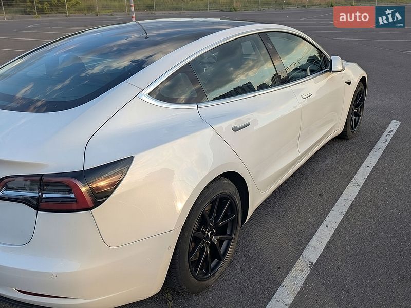 Седан Tesla Model 3 2020 в Киеве фото 10 Седан Tesla Model 3 2020 в Киеве