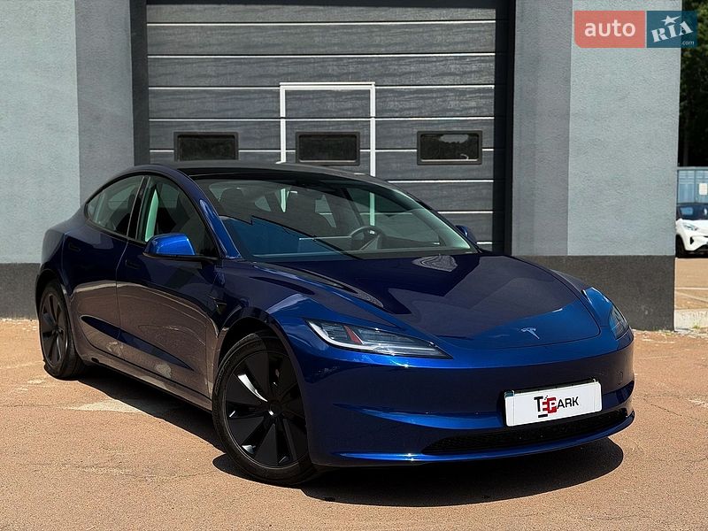Tesla Model 3 2024