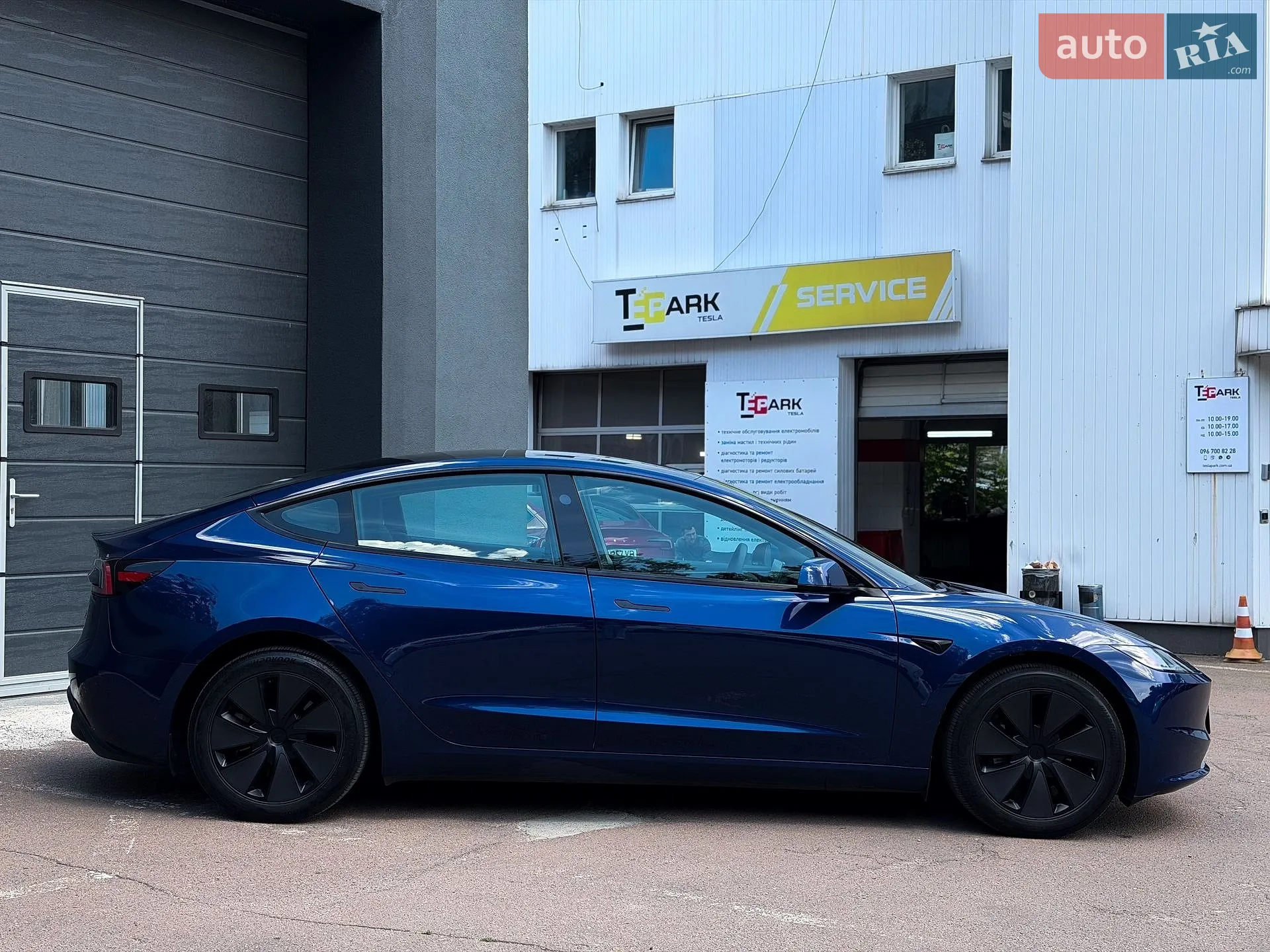 2024 Tesla Model 3 - мініатюра 11