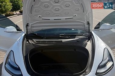 Седан Tesla Model 3 2020 в Киеве фото 7 Седан Tesla Model 3 2020 в Киеве