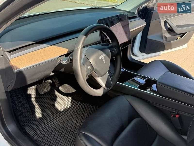 Седан Tesla Model 3 2020 в Киеве фото 12 Седан Tesla Model 3 2020 в Киеве