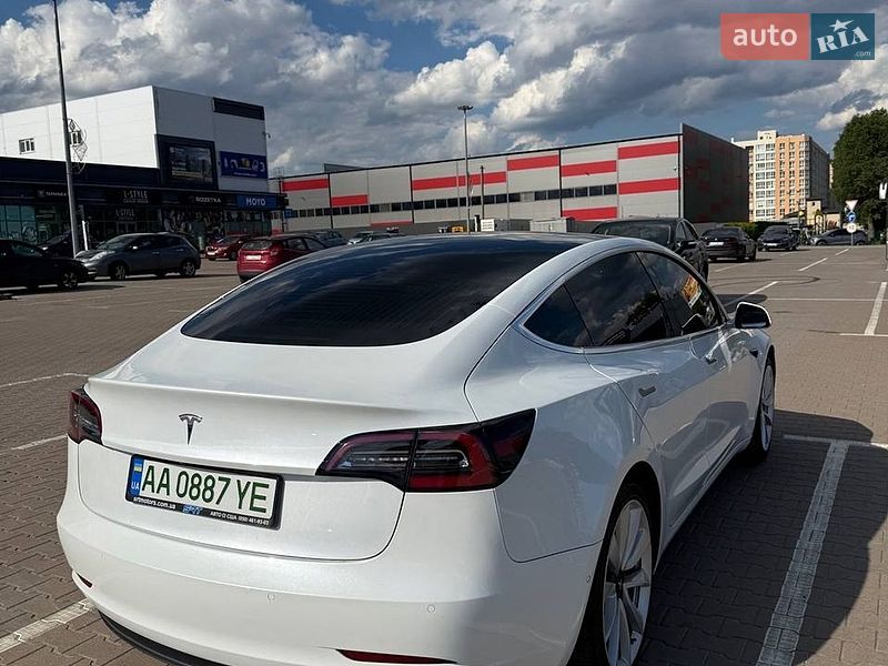 Седан Tesla Model 3 2020 в Киеве фото 5 Седан Tesla Model 3 2020 в Киеве