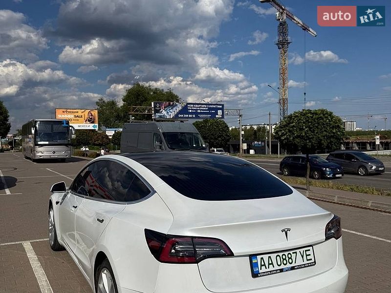 Седан Tesla Model 3 2020 в Киеве фото 4 Седан Tesla Model 3 2020 в Киеве