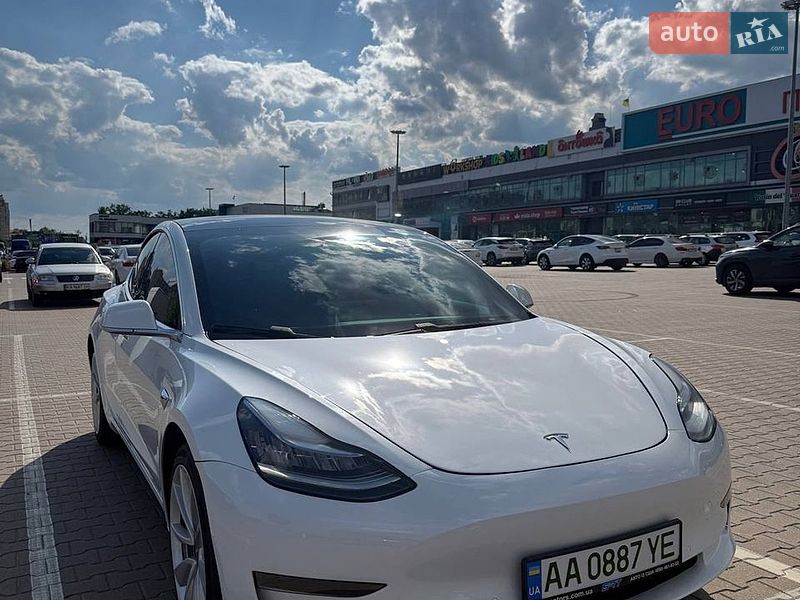 Седан Tesla Model 3 2020 в Киеве фото Седан Tesla Model 3 2020 в Киеве