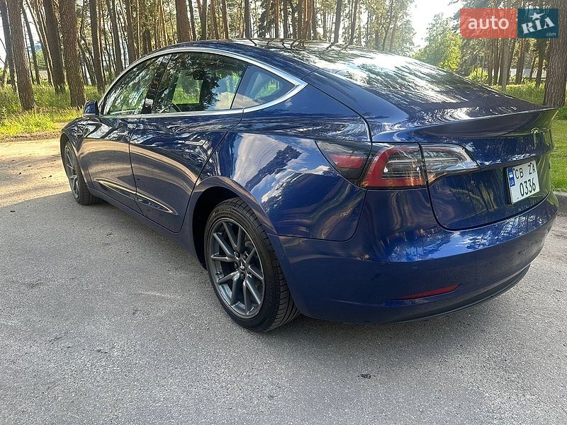 Седан Tesla Model 3 2020 в Киеве
