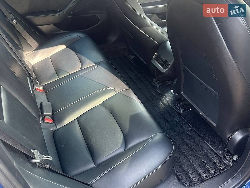 Седан Tesla Model 3 2020 в Киеве