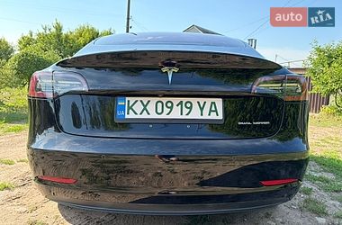 Седан Tesla Model 3 2018 в Валках