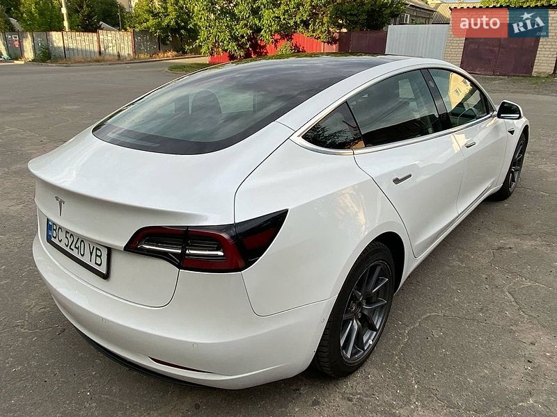 Седан Tesla Model 3 2020 в Днепре