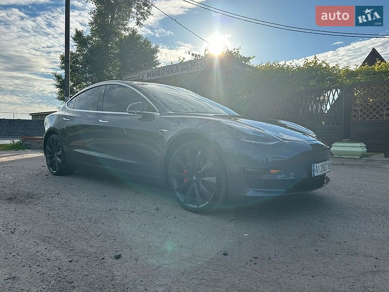 Седан Tesla Model 3 2019 в Фастове