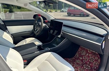 Седан Tesla Model 3 2019 в Киеве