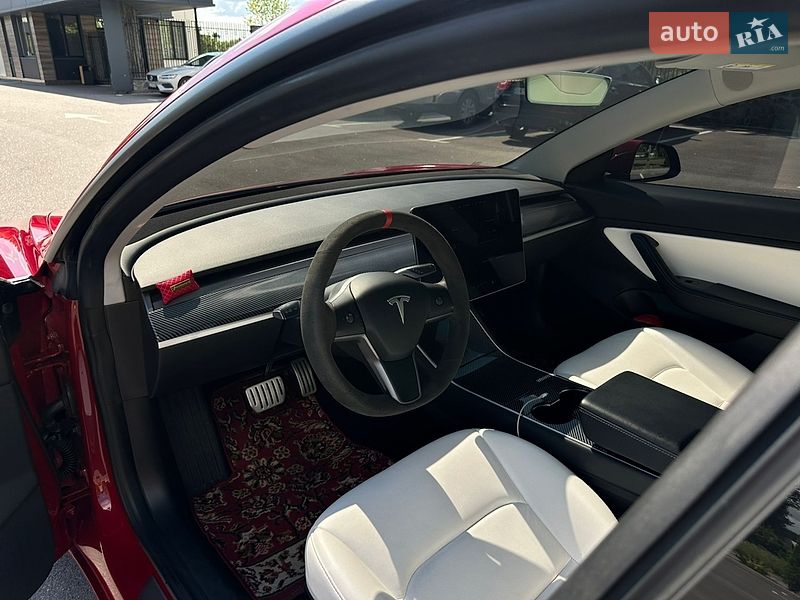Седан Tesla Model 3 2019 в Киеве