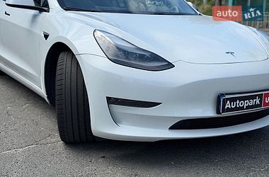 Седан Tesla Model 3 2021 в Киеве