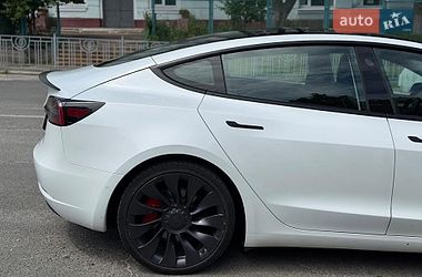 Седан Tesla Model 3 2021 в Киеве