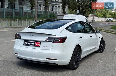 Седан Tesla Model 3 2021 в Киеве