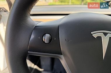 Седан Tesla Model 3 2021 в Киеве
