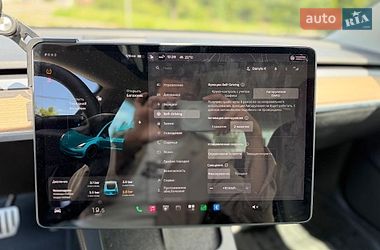 Седан Tesla Model 3 2021 в Киеве