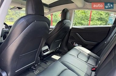 Седан Tesla Model 3 2021 в Киеве