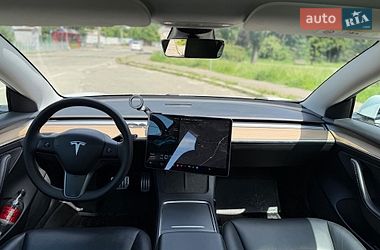 Седан Tesla Model 3 2021 в Киеве