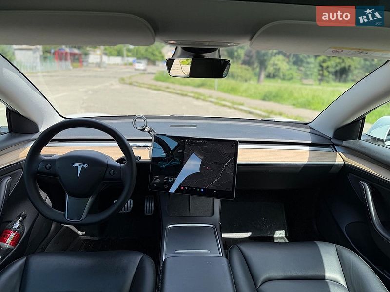 Седан Tesla Model 3 2021 в Киеве