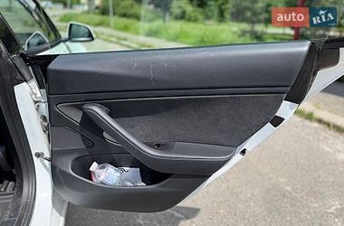 Седан Tesla Model 3 2021 в Киеве