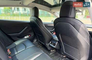 Седан Tesla Model 3 2021 в Киеве