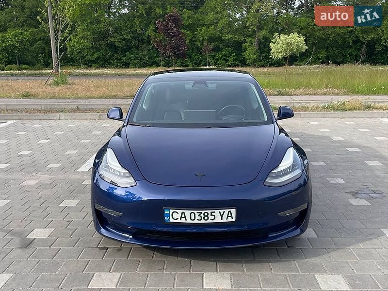Седан Tesla Model 3 2021 в Черкассах